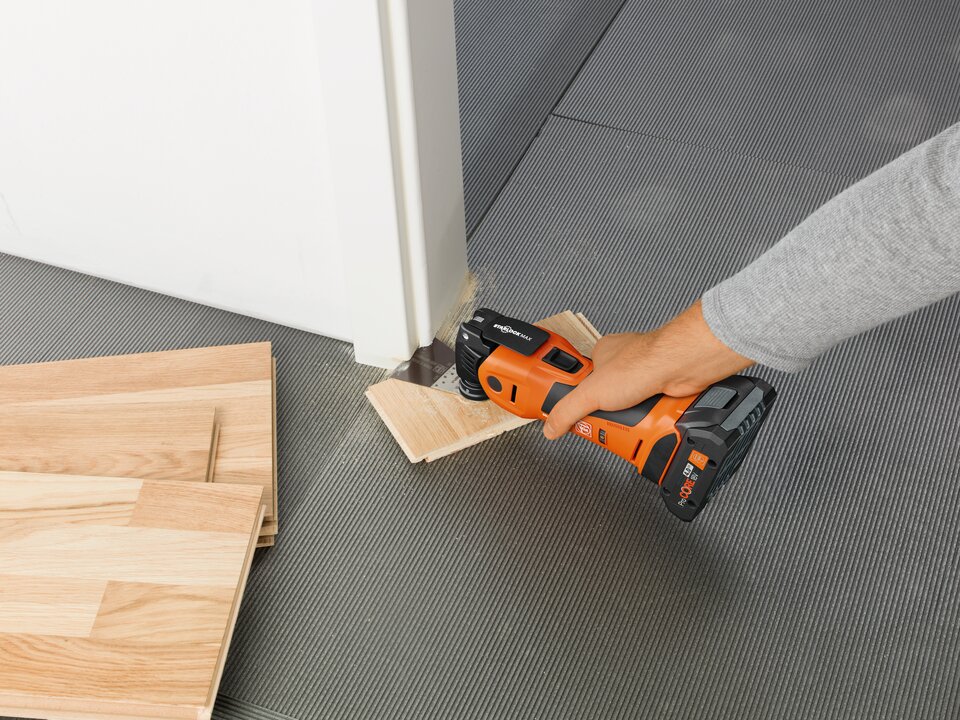 Cordless MULTIMASTER AMM 700 AS 4 Ah with nylon bag