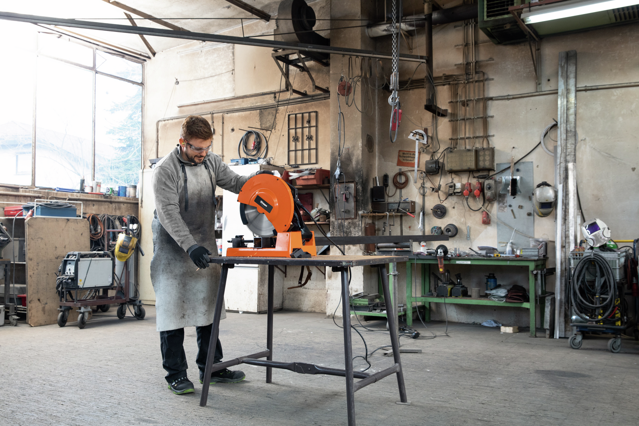 14 in Slugger Metal Cutting Saw