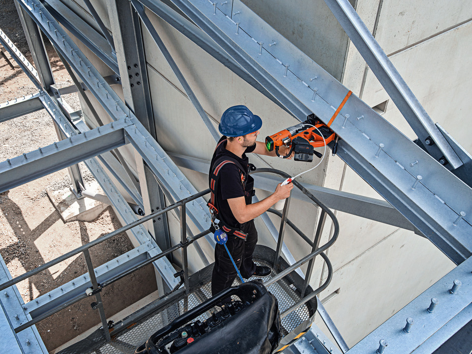 AJMU 137 PMQW 18V AS Set 2 x 8 Ah