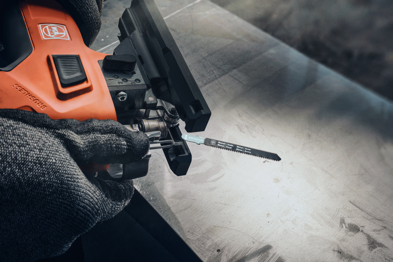 Akkupisto- ja sahauspyörösaha F-IRON Jig 26 AS