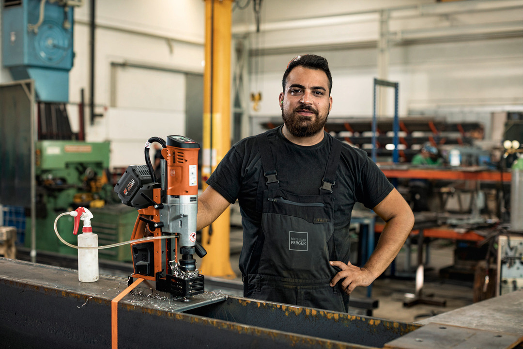 AJMU 137 PMQW 18V AS Set 2 x 8 Ah