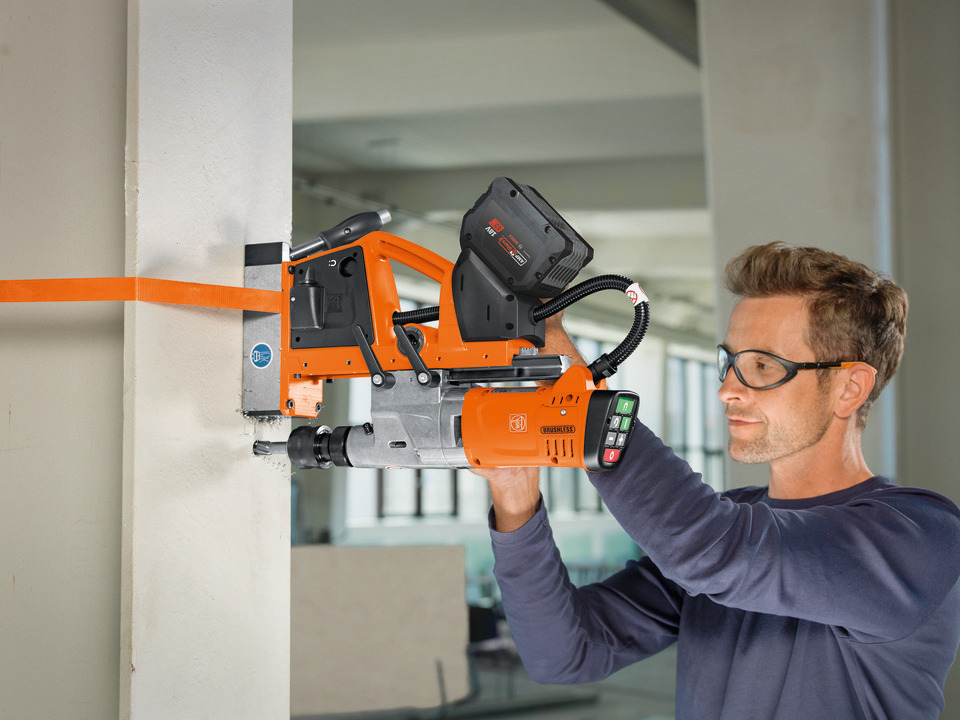 AJMU 137 PMQW 18V AS Set 2 x 8 Ah