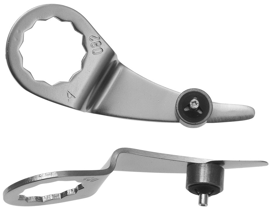 Curved cutting blade